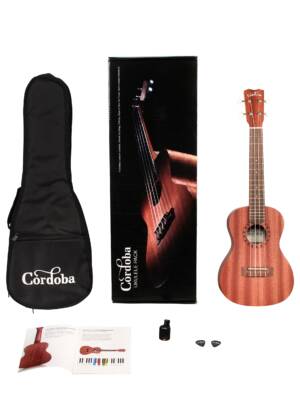 Còrdoba UP100 Complete Ukulele Package